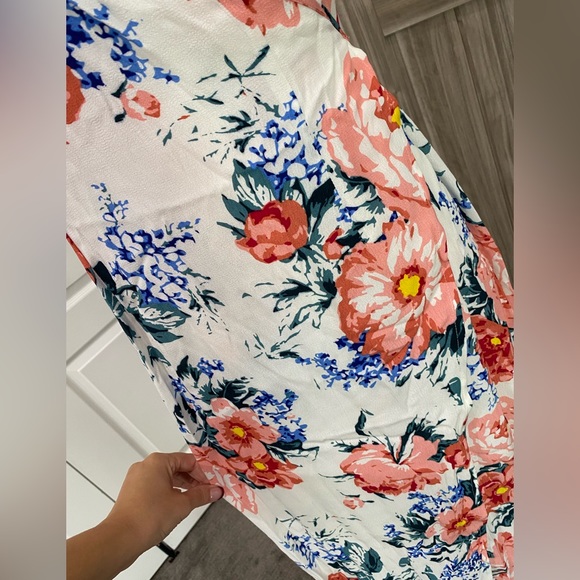 MinkPink White Floral Maxi Dress - Picture 8 of 14